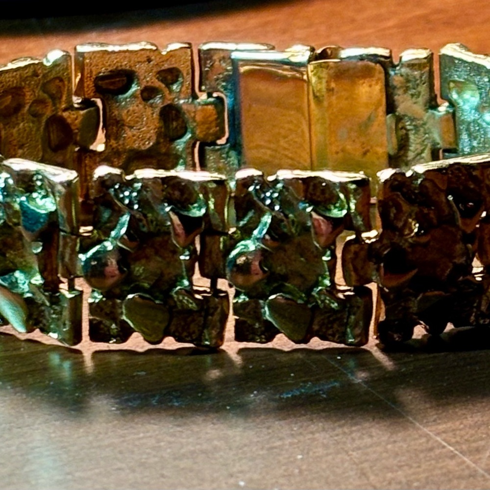 Gold Bracelet with Organic Stones and Textured Segments - Picture 3 of 11